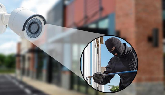 Security camera detecting burglar